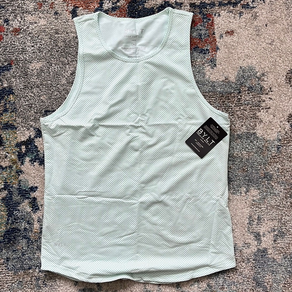 Men’s medium dotted tank
